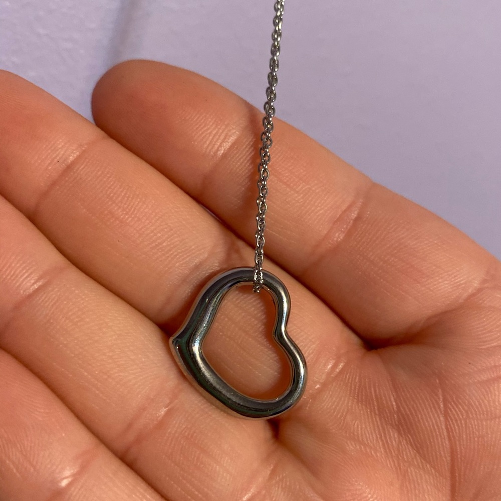 🔴 Silver 🤍 necklace
